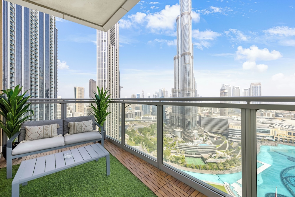 Durrani Homes - Alluring 5BR Penthouse with Burj Khalifa and Fountain View
