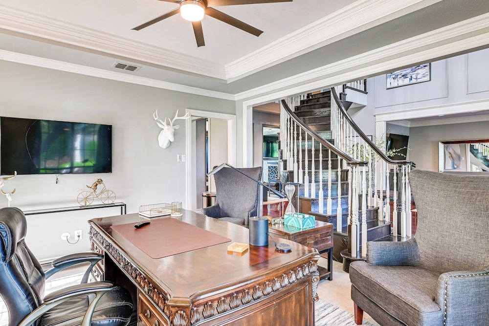 Relax By Pool, Soak in Hot Tub: Plano Home