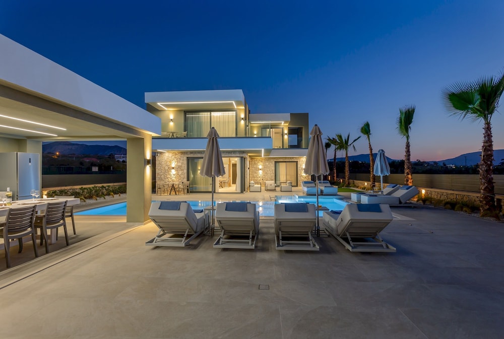 Divel Luxury Villas - Villa Ervin by Estia