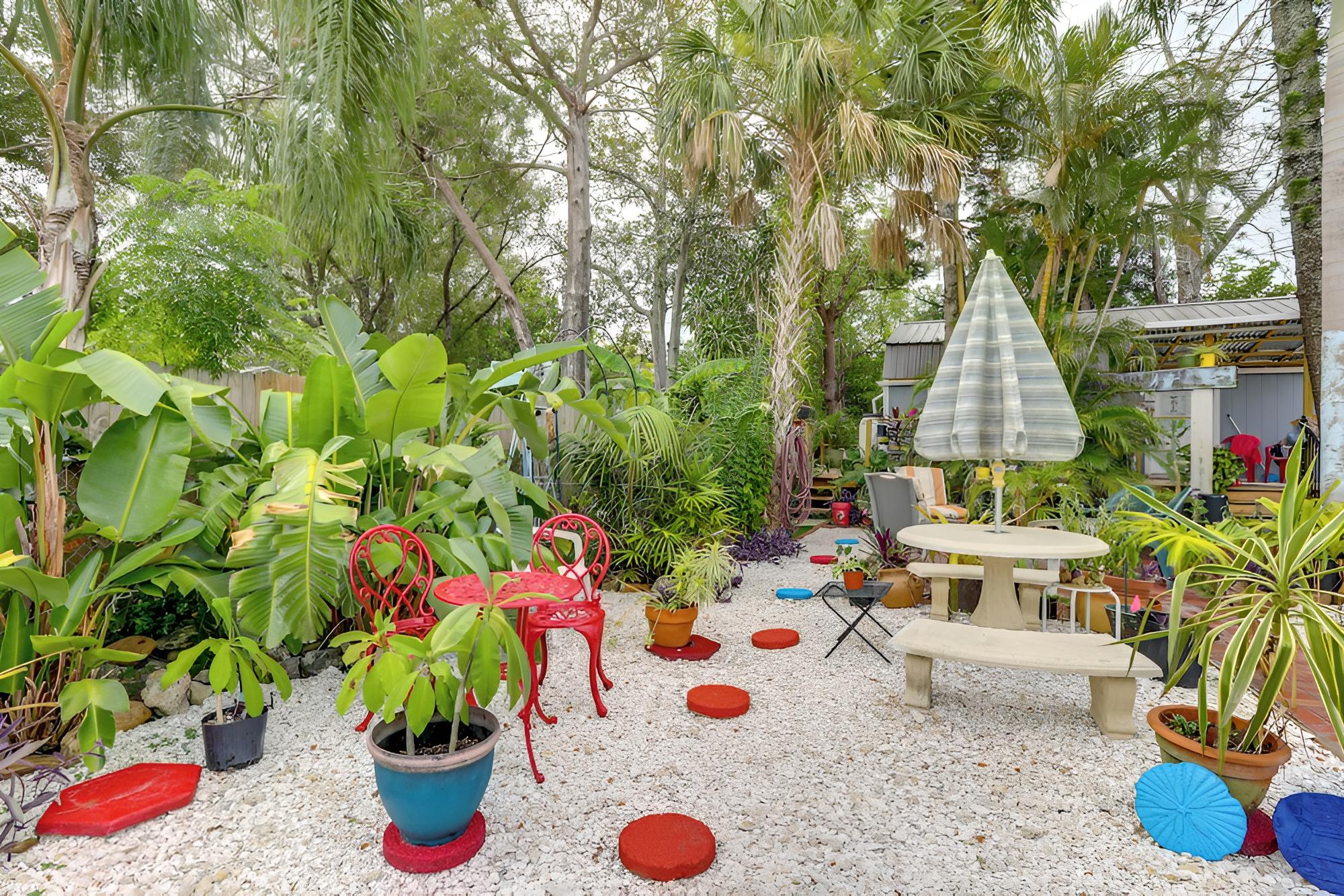 Quaint Jungle Hideaway Near Downtown St. Pete view 3