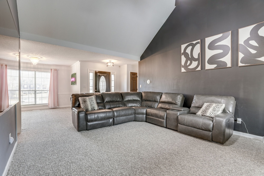 Family-friendly Stockbridge Home By Amphitheater! view 3