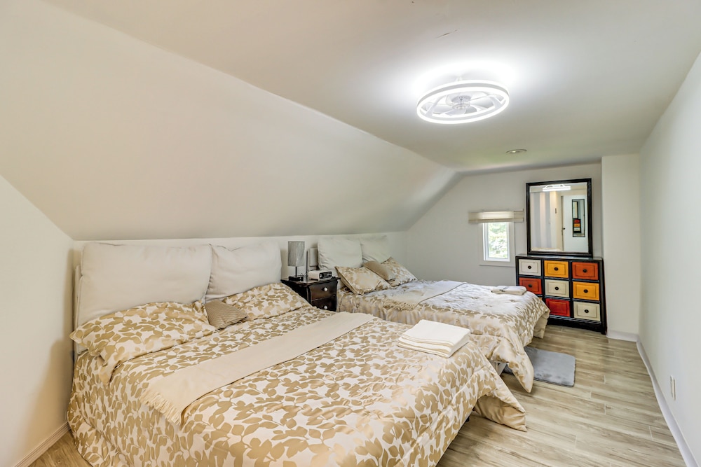 Walkable Abode in Stroudsburg's Business District!