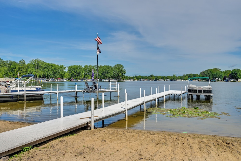 Lakefront Warsaw Home w/ Private Dock + Golf Cart