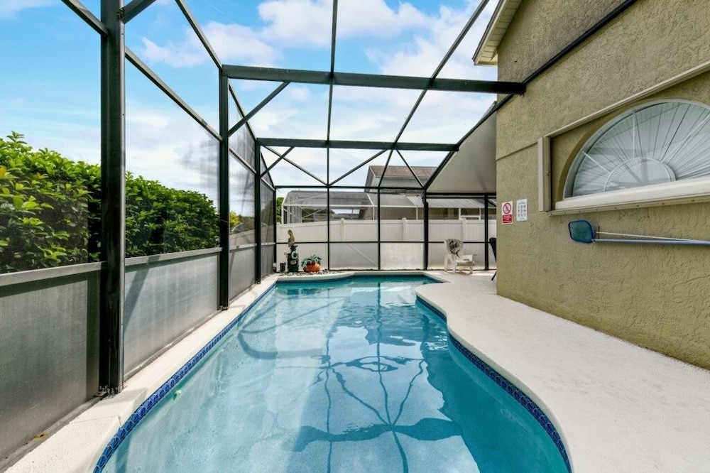 Cozy 3br Home W/ Private Pool Near Disney 3 Bedroom Villa