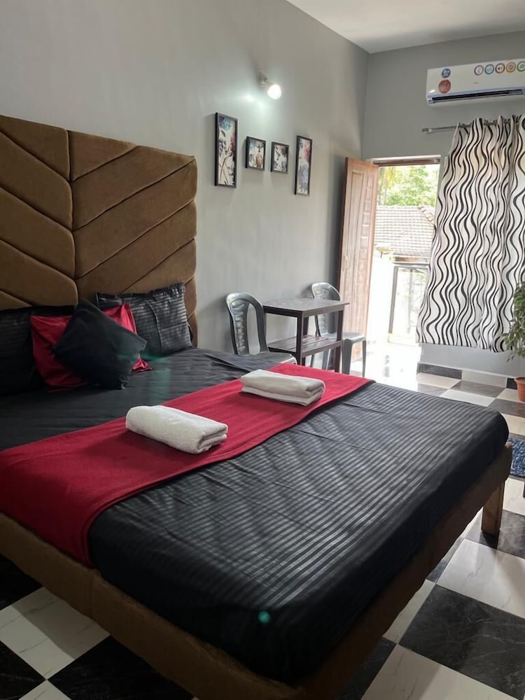 Casa Almeida Guest House