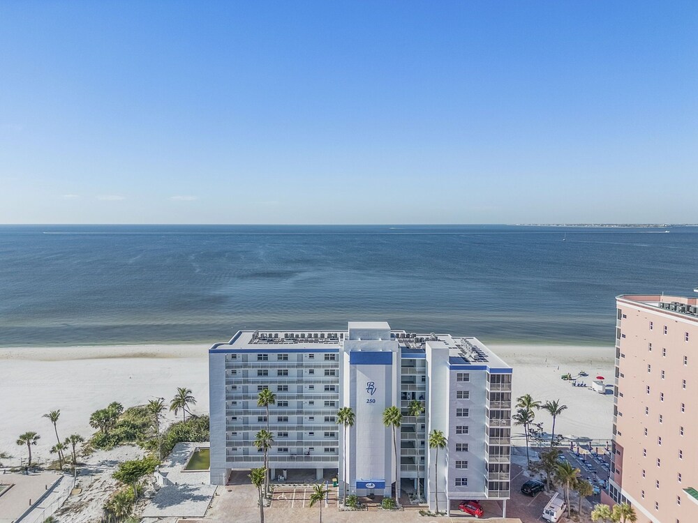 Beach Villas # 305 - Recently Refereshed! 2 Bedroom Condo by RedAwning - main view