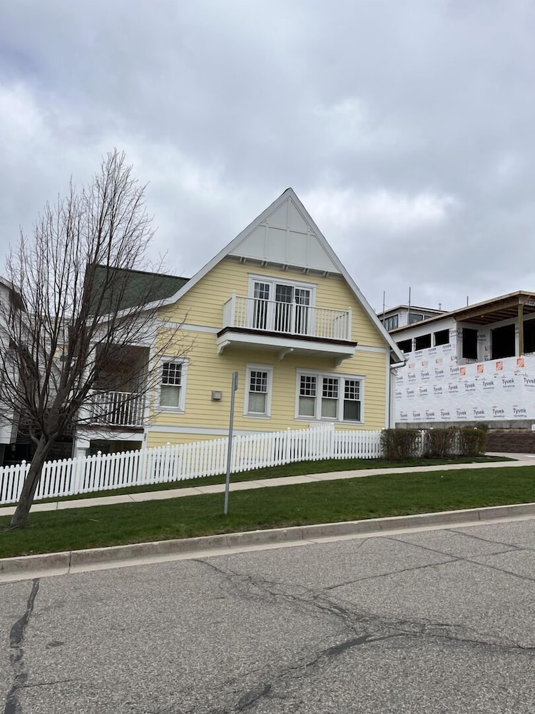Family-Friendly 3BR Condo Grand Haven 27 view 4