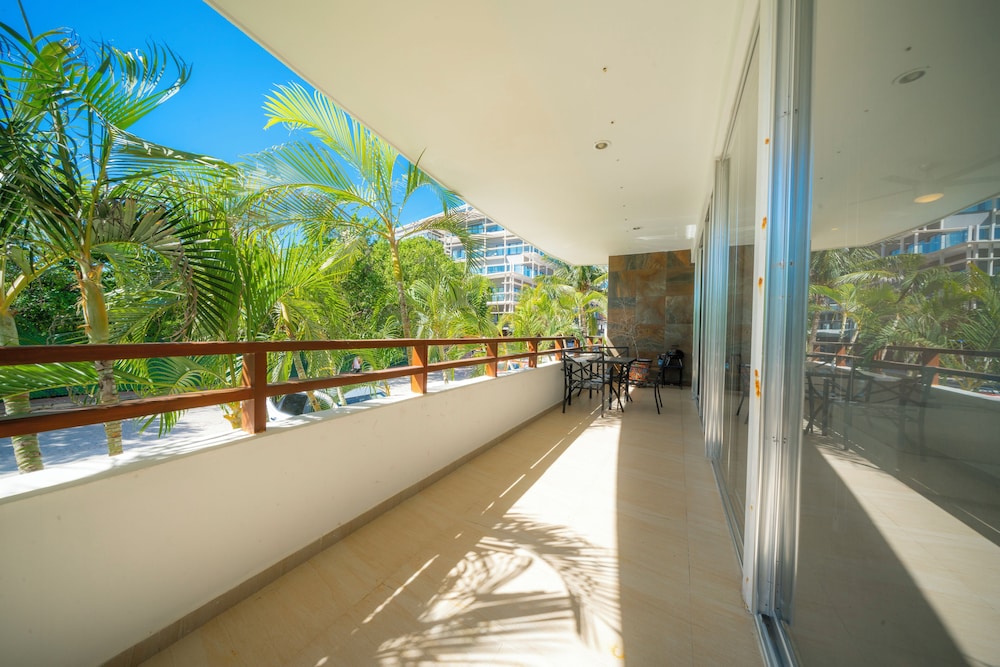 2 Br Condo Near to the Beach - CDM 113