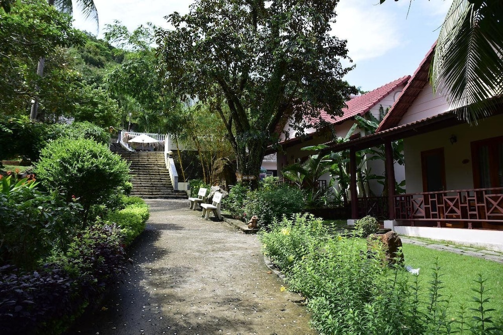 Hong Bin Bungalow Resort