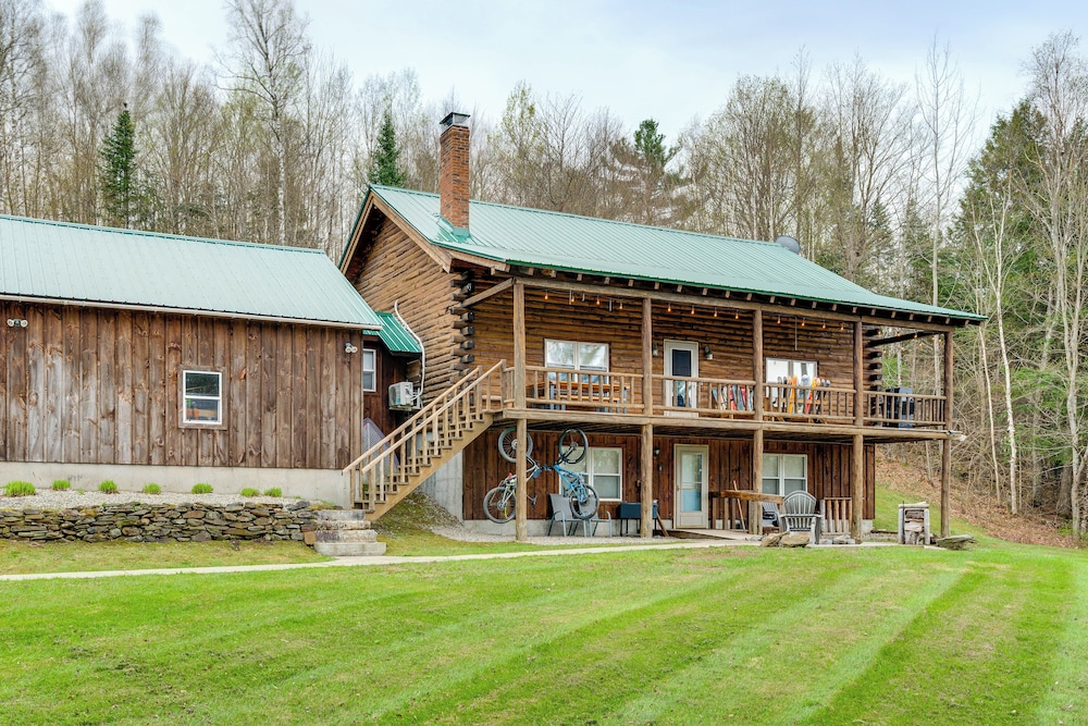 8 Mi to Kingdom Trails: Spacious Home w/ Game Room