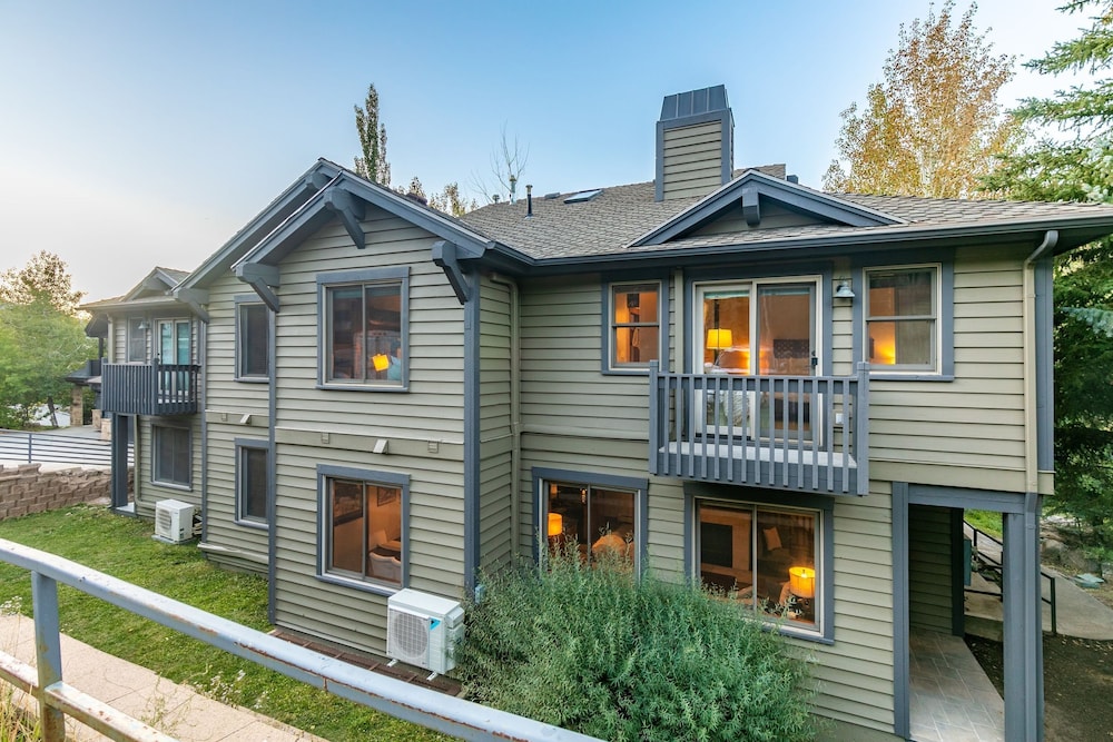 Deer Valley Den by Avantstay Beautiful Home in Ideal Location in Park City