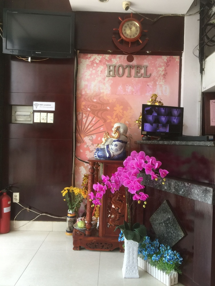 Lucky Hotel