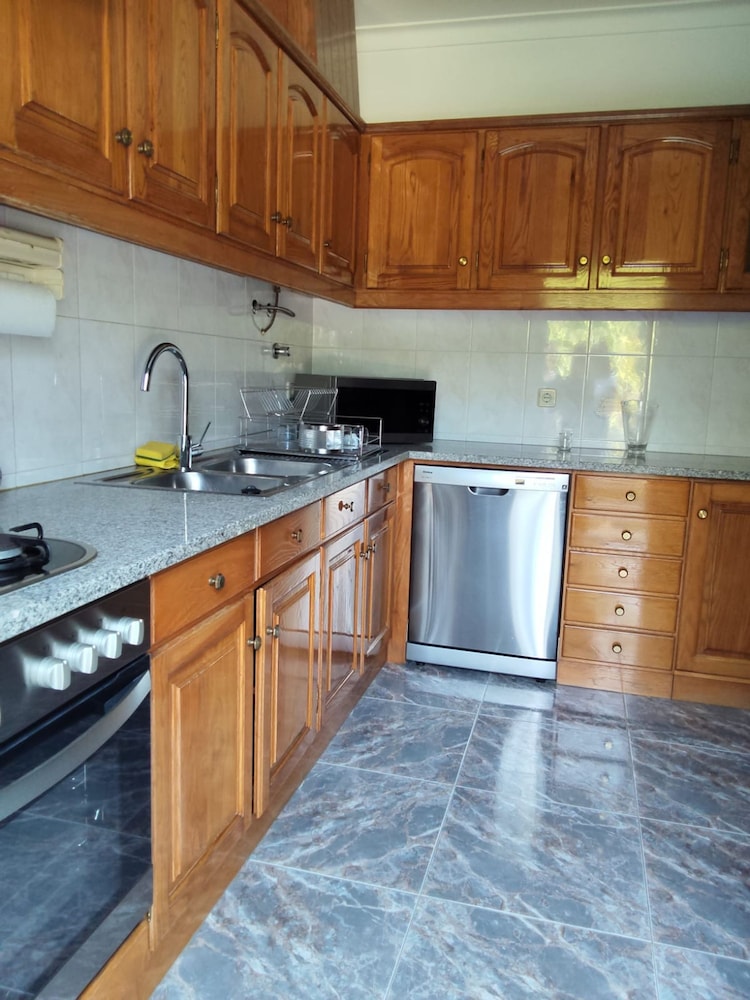 Sweet 3 Bedrooms Terrace Home Close Esposende