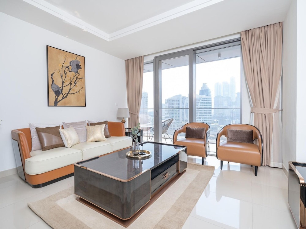 Luxurious & Stylish Apartments Across Dubai Mall - Burj Khalifa - City Views