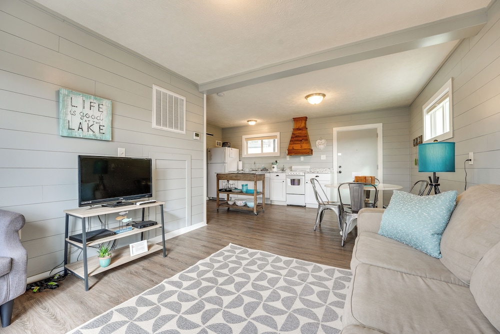 Lake & Trail Access: Cape Fair Cottage w/ Deck