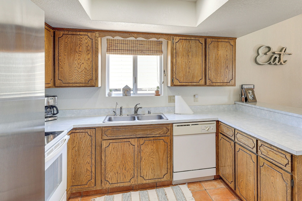 Swim, Grill & Chill: Lake Havasu City Getaway