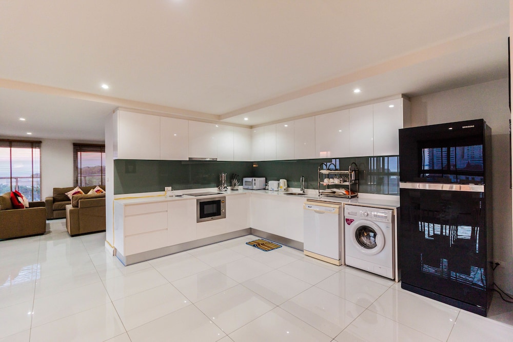 The Place Pratumnak by PSR ASIA