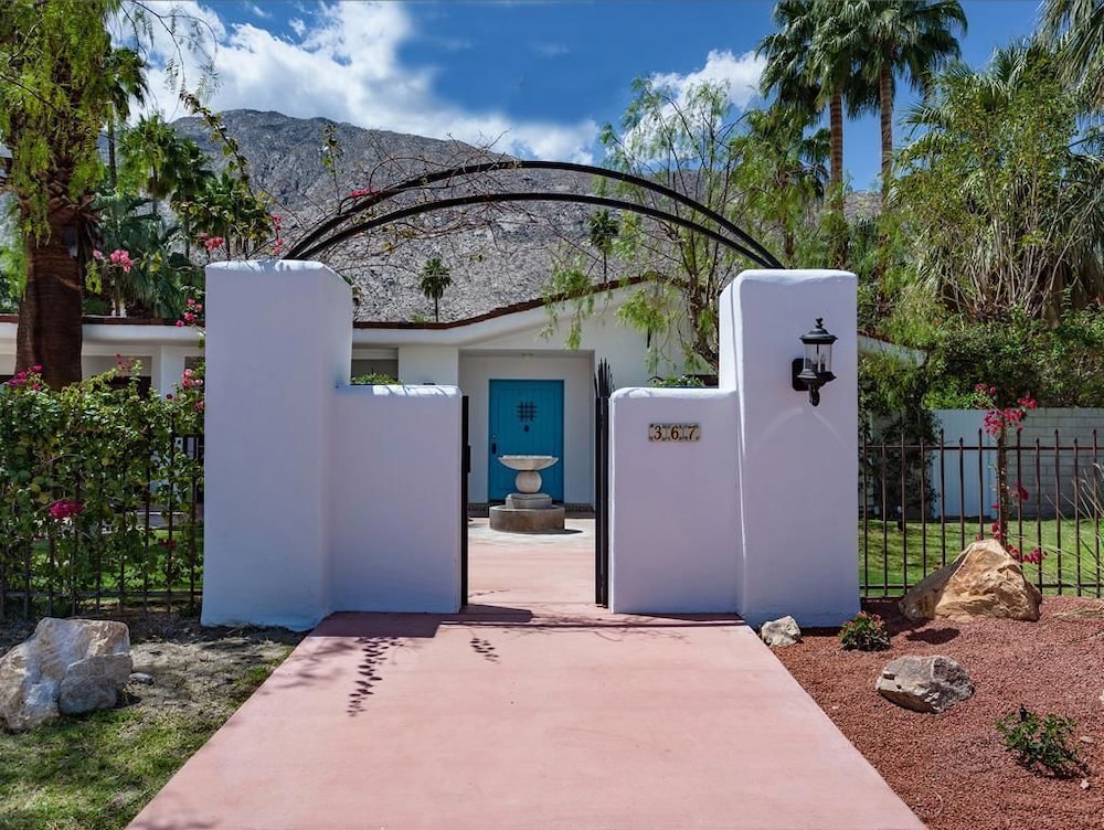 Center Court Villa