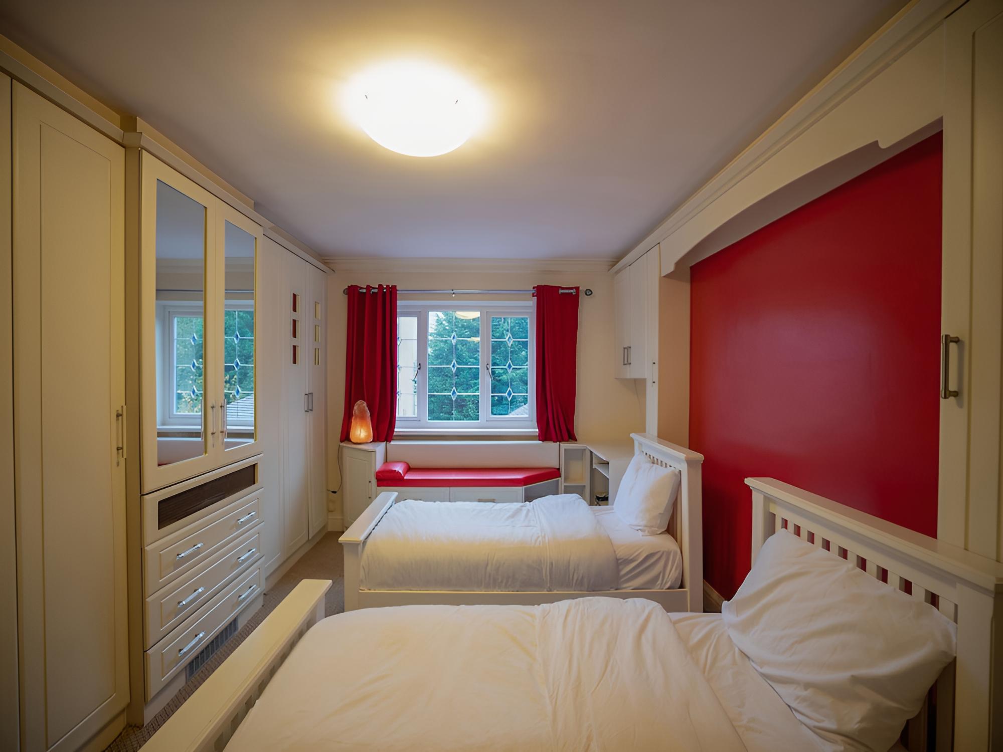 OakCroft GuestHouse Manchester Airport