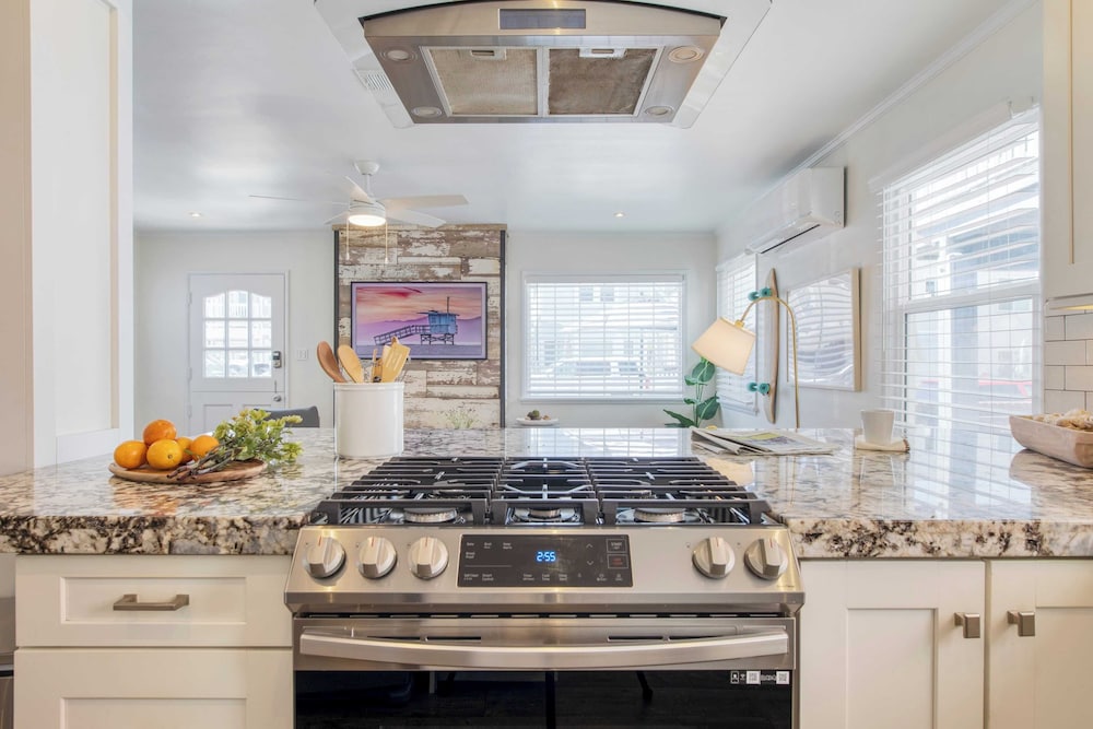 Surfrider I by Avantstay Walk to the Beach + Patio