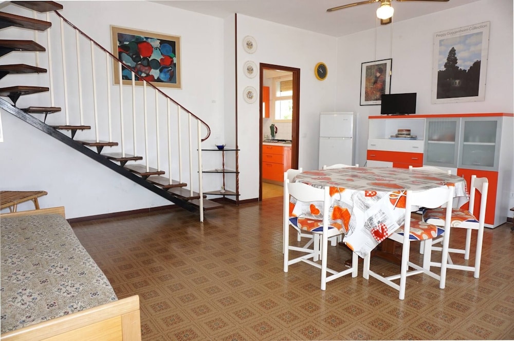 Spacious Villa With Private Garden and Pool view 4