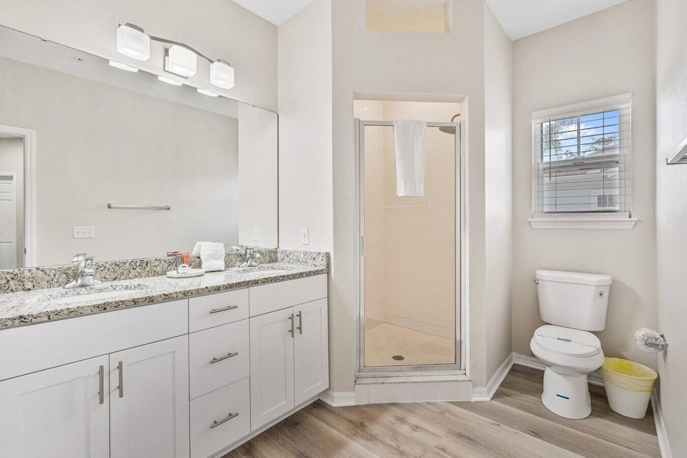 Luxury 4bdr House Gated Community Near Disney 181