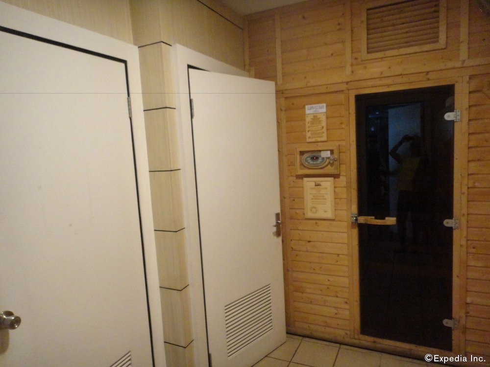 Cebu Vacations - Cebu Parklane International Hotel - Property Image 10