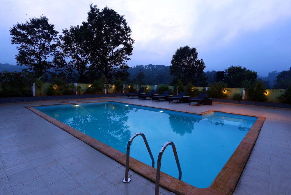 Girassol serviced villa