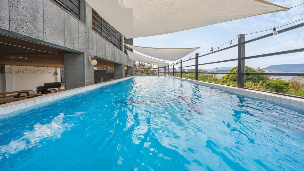 Geoje Ahat Spa Pension