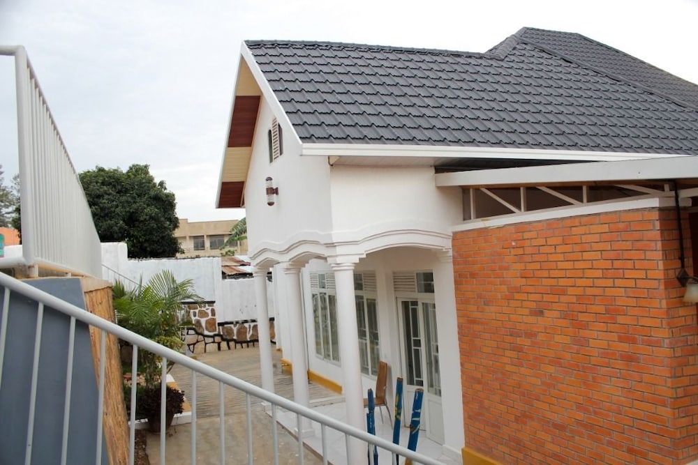 Mama Rwanda Youth Hostel