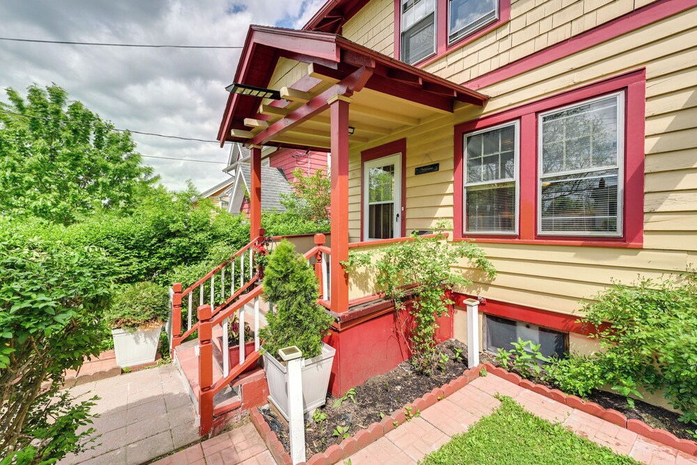 Walk to Cornell University: Charming Duplex!