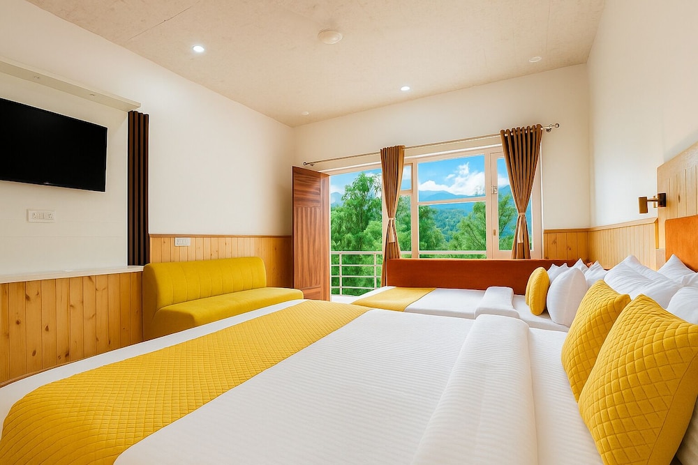 Hotel Shiva Lake - Near Mussoorie Lake