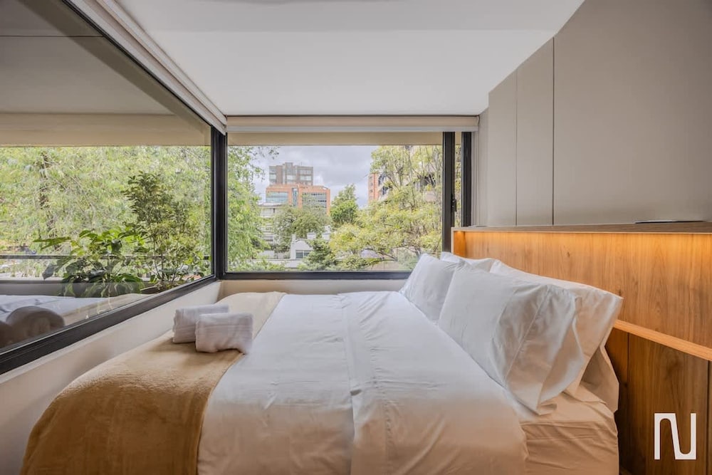 NOK Urban 4BR With Balcony in Zona Rosa