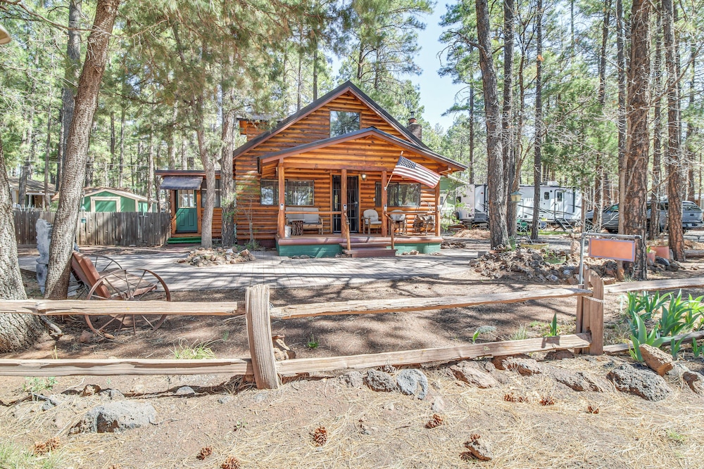Ski, Hike & Relax: Forest-view Haven in Lakeside!