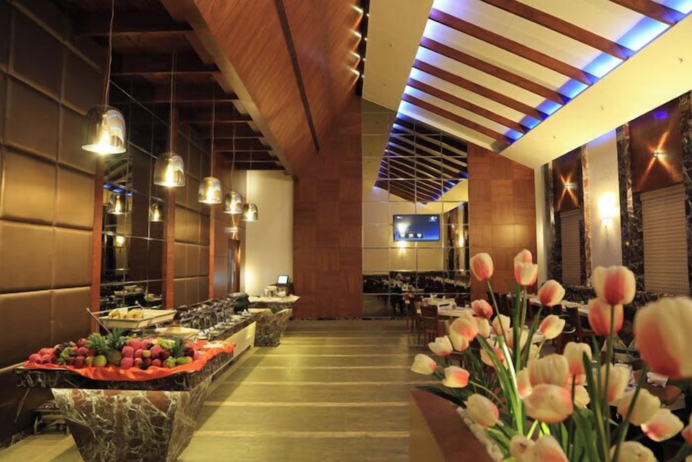 dhanalakshmi srinivasan hotels pvt ltd