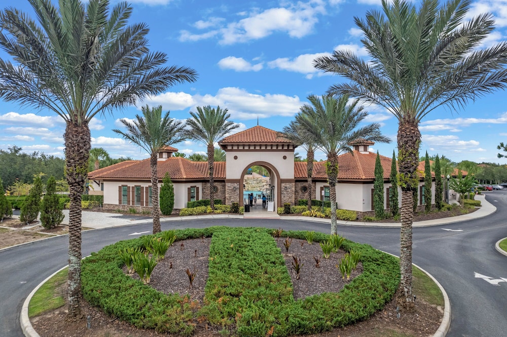 Solterra Villa With Screened Pool & Lake View