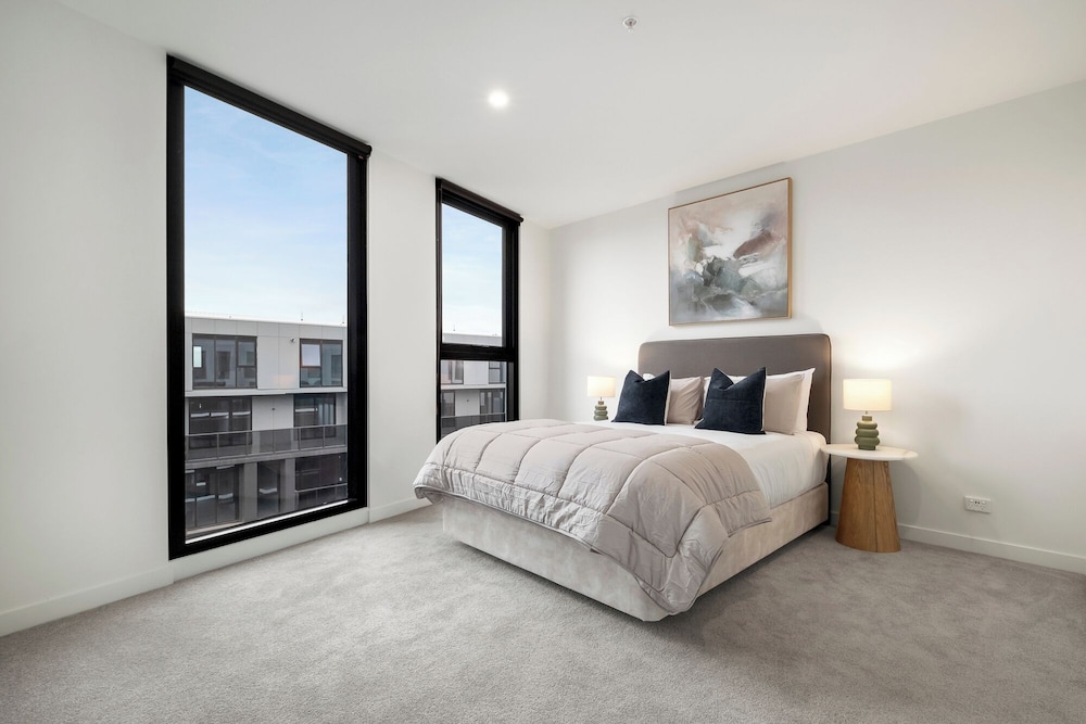 Hobson Apartments by Urban Rest
