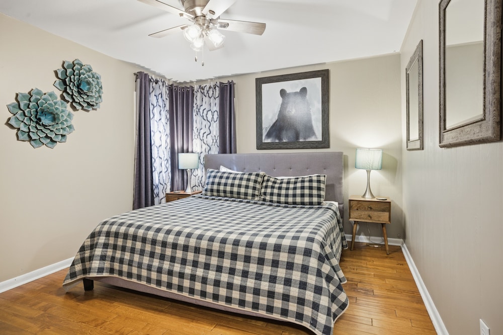 Smokin' Blue Villa 3 Bedroom Home