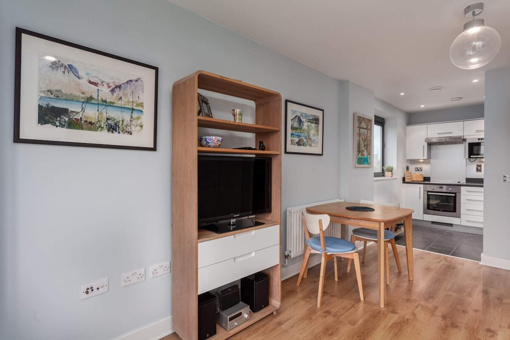 Bright and Stylish Kennington Gem