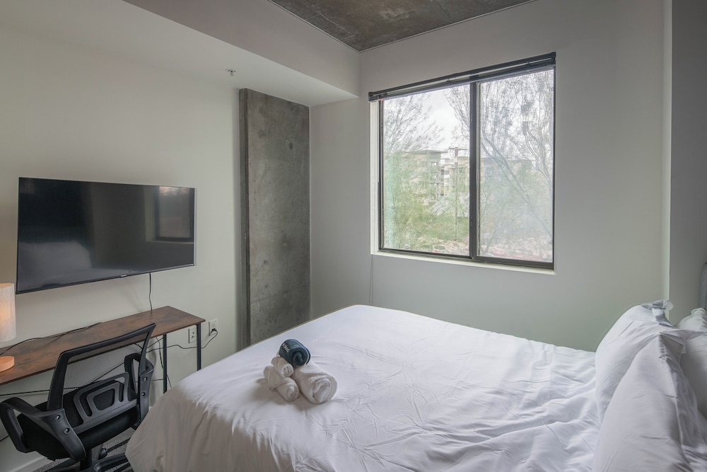 ROVE LIVING/KL - Roosevelt Point