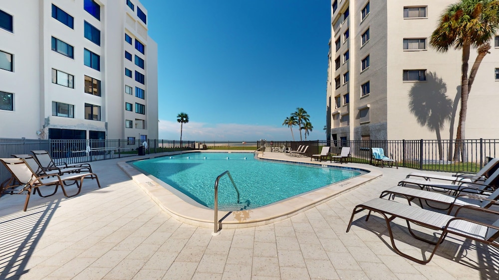 Sandarac 502b: Beachfront 3br Condo W/ Pool & Views 3 Bedroom Condo