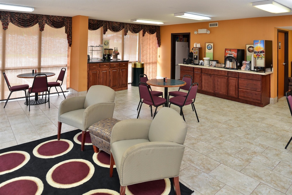 Americas Best Value Inn  Suites Sheridan - Property Image 5