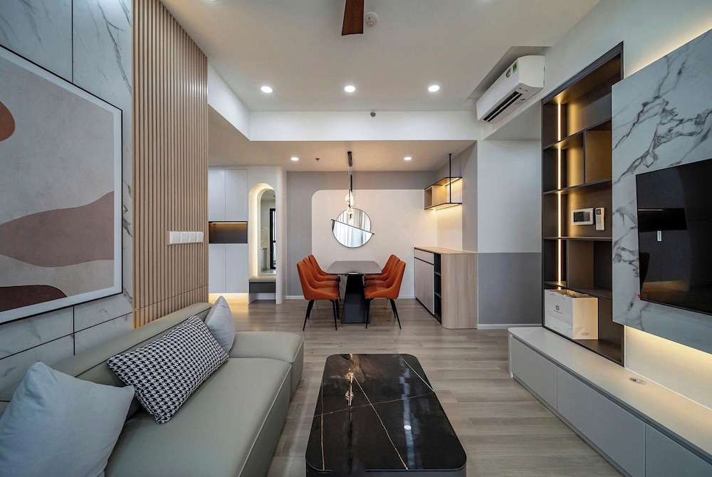 Apartment Landmark 81 by Urban Home