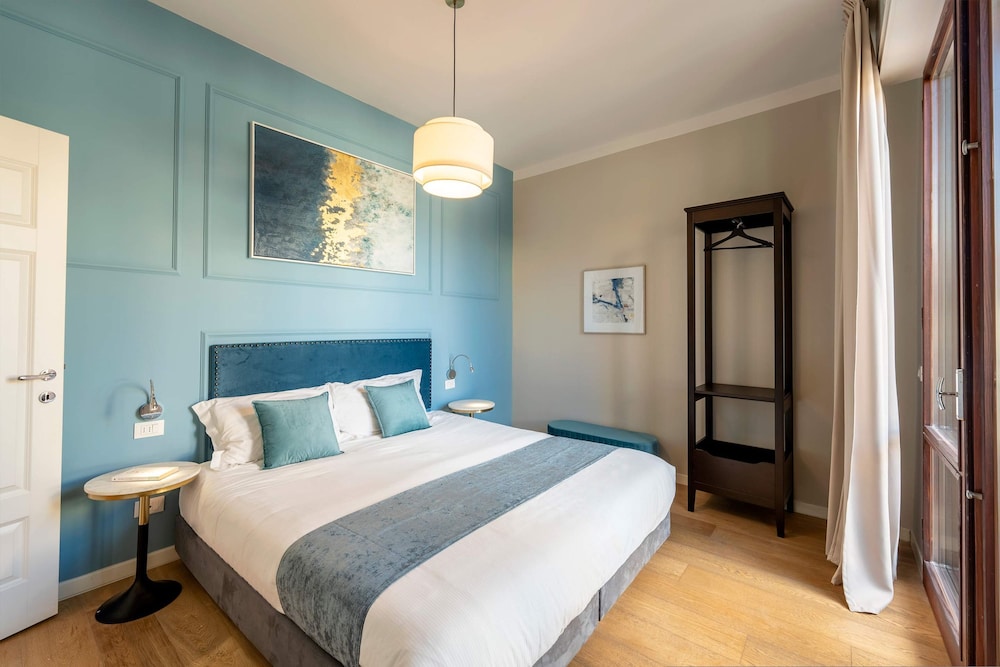 Central 3BD Apartment Near Teatro Verdi