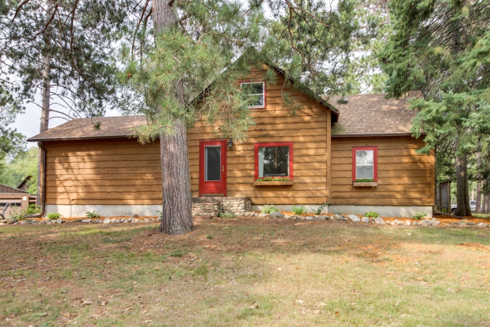 Pet-friendly Pequot Lakes Vacation Rental Cabin! view 5
