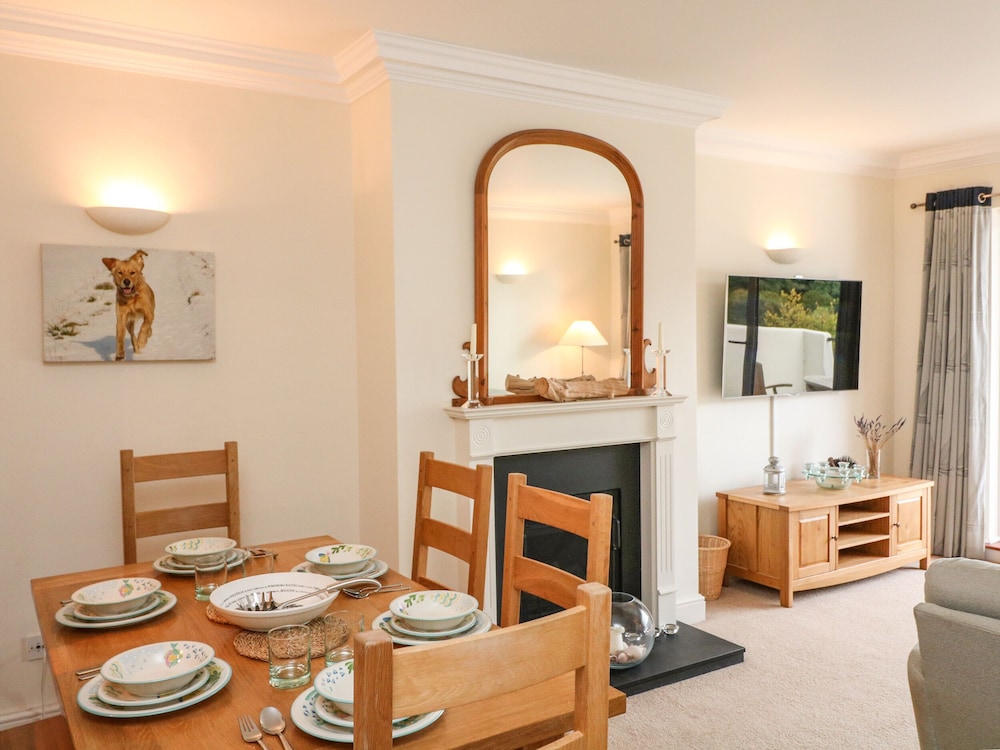 4 St Elmo Court