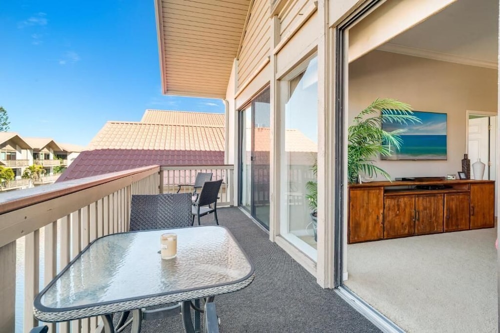 Coastal Lakehouse Condo on Siesta Key Public Beach