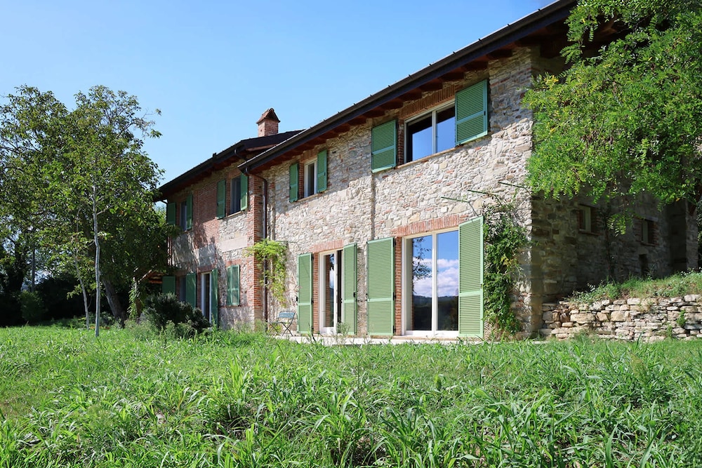 Villa Poggio Castellaro by Boutique in the Heart of Italy s Food Valley Emilia-romagna