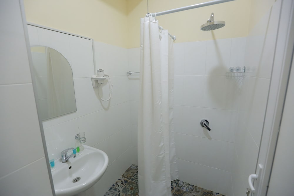 Midtown Hostel