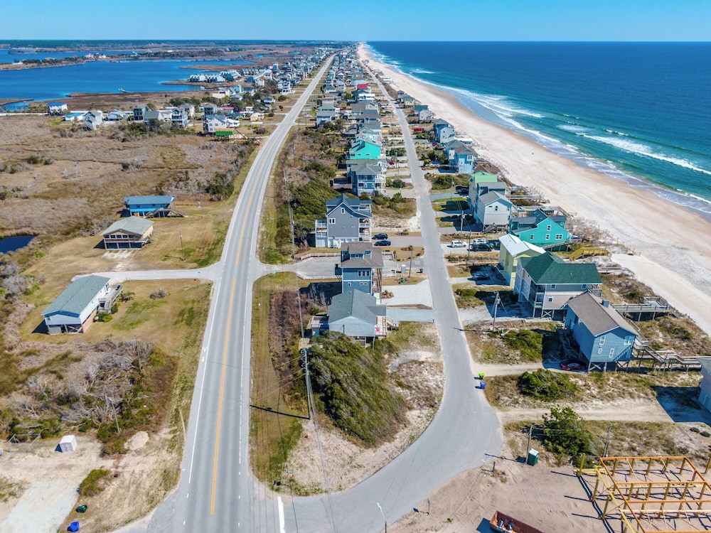 Bella Beach House by Topsail Realty